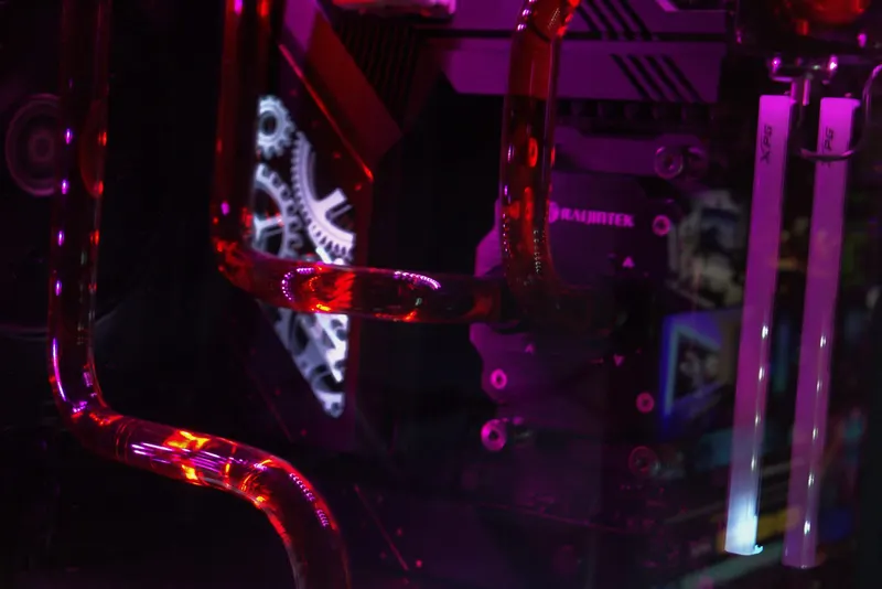 Komputer na zamówienie z custom loop na sztywnych rurkach — SRG BlackCore